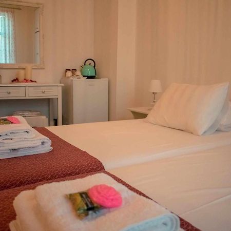 Kleanthe Hotel Chalki Town ภายนอก รูปภาพ