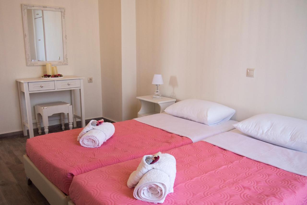 Kleanthe Hotel Chalki Town ภายนอก รูปภาพ