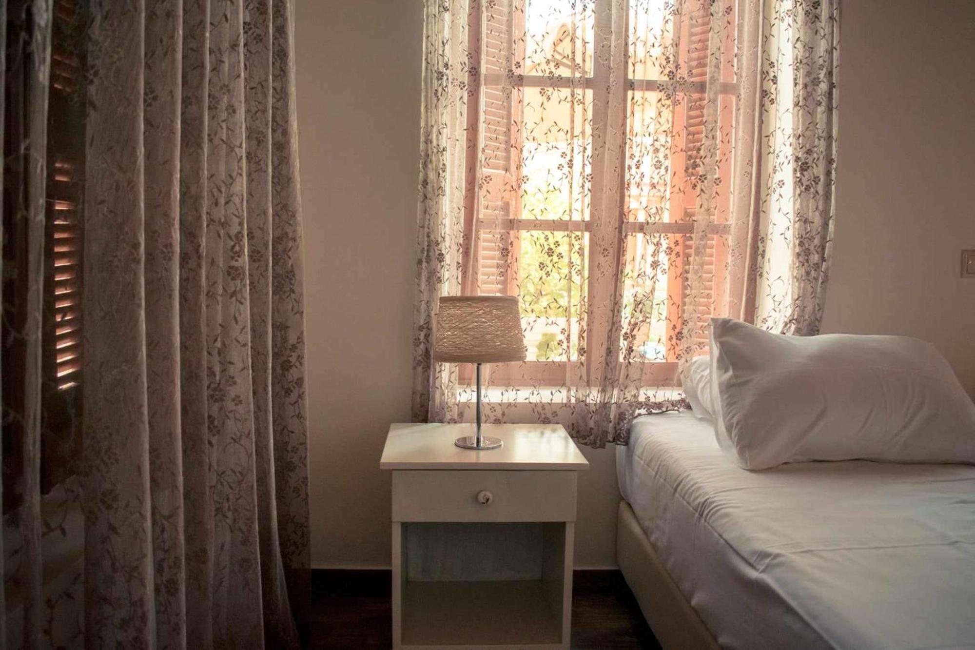 Kleanthe Hotel Chalki Town ภายนอก รูปภาพ